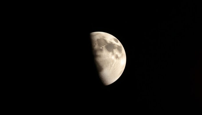 La Luna potrebbe aver favorito la vita sulla Terra