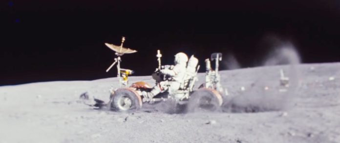 La levitazione della polvere lunare