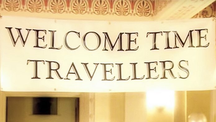 Perché nessuno è intervenuto alla festa per viaggiatori del tempo di Stephen Hawking?