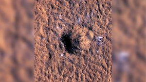 Ghiaccio sotterraneo rivelato dal cratere di un recente impatto su Marte 2 221027145031 03 mars impact crater