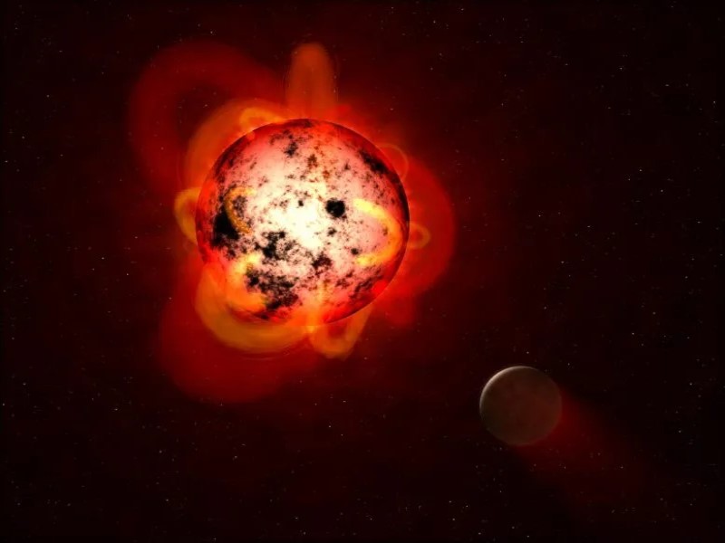 Vita extraterrestre: la ricerca si restringe notevolmente 1 Le nane rosse tendono ad essere magneticamente attive ed eruttano con intensi bagliori che potrebbero spogliare l'atmosfera di un pianeta vicino nel tempo o rendere inospitale una forma di vita extraterrestre