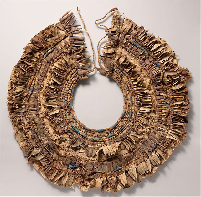 5 indizi scientifici scoperti sul misterioso Tutankhamon 1 Colletto floreale di Tutankhamon. ( Metropolitan Museum of Art/Wikimedia Commons )