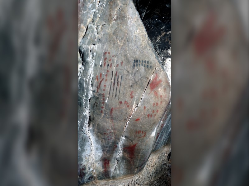 Decifrati segni rupestri di 20.000 anni fa 1 Segni non figurativi risalenti a 15.000 anni fa che i cacciatori-raccoglitori disegnarono in manganese nero e ocra rossa nella grotta di Niaux nei Pirenei francesi.(Credito immagine: Museo di Neanderthal, Mettmann)