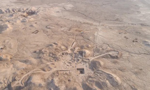 Palazzo e tempio di 4.500 anni scoperti in Iraq 1 Una veduta aerea del sito di scavo a Tello, in Iraq. I Sumeri abitavano l'antica regione del Mediterraneo orientale della Mesopotamia. Fotografia: British Museum/PA
