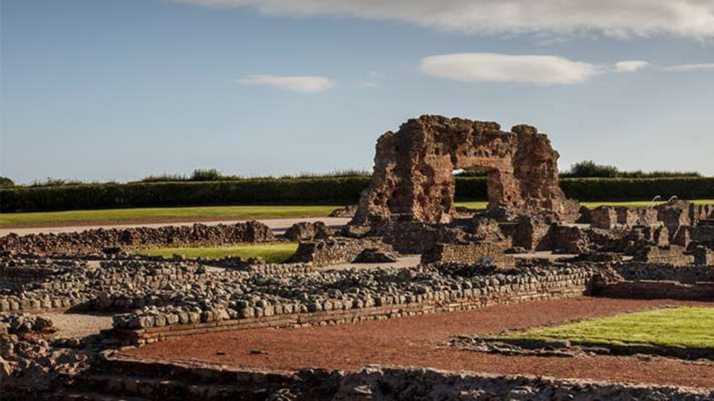 Archeologia: i romani odiavano i peli. Scoperte pinzette per la depilazione di epoca romana 1 Sito di scavo di Wroxeter.