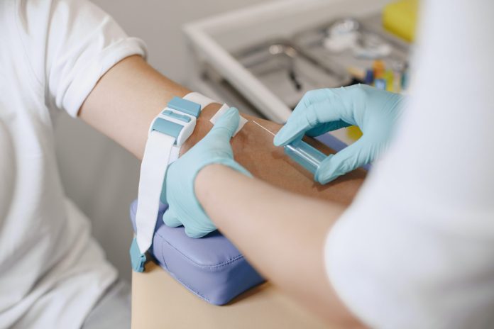 Donazione del sangue: compiere atti altruistici fa bene alla salute, lo conferma Serenis