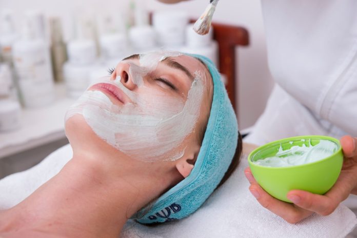 Trattamenti anti-age naturali: questi i più efficaci