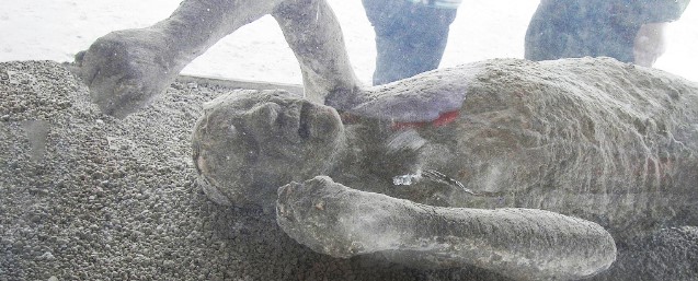 Il DNA ricavato dai calchi dei cadaveri di Pompei illumina sulla vera origine le vittime 1 Il gesso utilizzato per i calchi delle vittime di Pompei potrebbe averne contaminato i resti