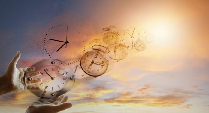 Ottenute collisioni di fotoni manipolando il tempo attraverso specifici metamateriali