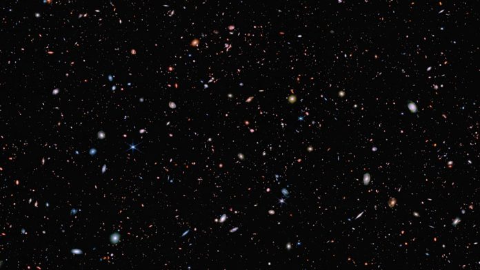 Da decenni continuiamo a porci quella domanda: dove sono tutti? Il grande fisico Enrico Fermi pose per primo questa stimolante domanda oltre mezzo secolo fa, chiedendosi il perché non abbiamo ancora visto nessuna civiltà extraterrestre in un universo così vasto e vecchio
