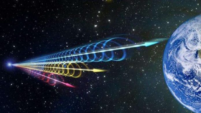 Rilevato un nuovo Fast Radio Burst diverso dagli altri, lampi radio veloci