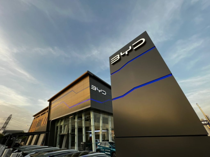 BYD supera Tesla nella sfida delle auto elettriche del 2023