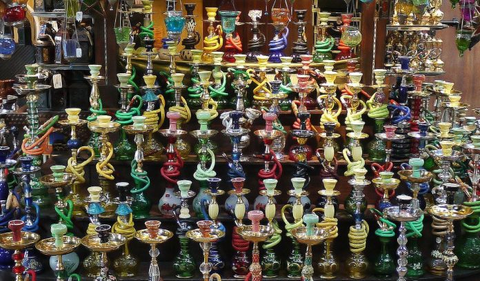 Storia e significato del narghilè