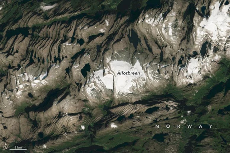 Il ghiacciaio Ålfotbreen è in forte declino 3 Immagine satellitare del ghiacciaio Ålfotbreen in Norvegia, catturata il 4 settembre 2022.