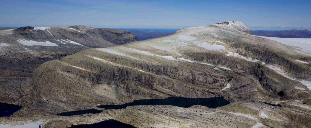 Il ghiacciaio Ålfotbreen è in forte declino 1 Adagiato su un paesaggio di ciottoli di arenaria, il ghiacciaio norvegese Ålfotbreen è in declino dalla fine degli anni '90.