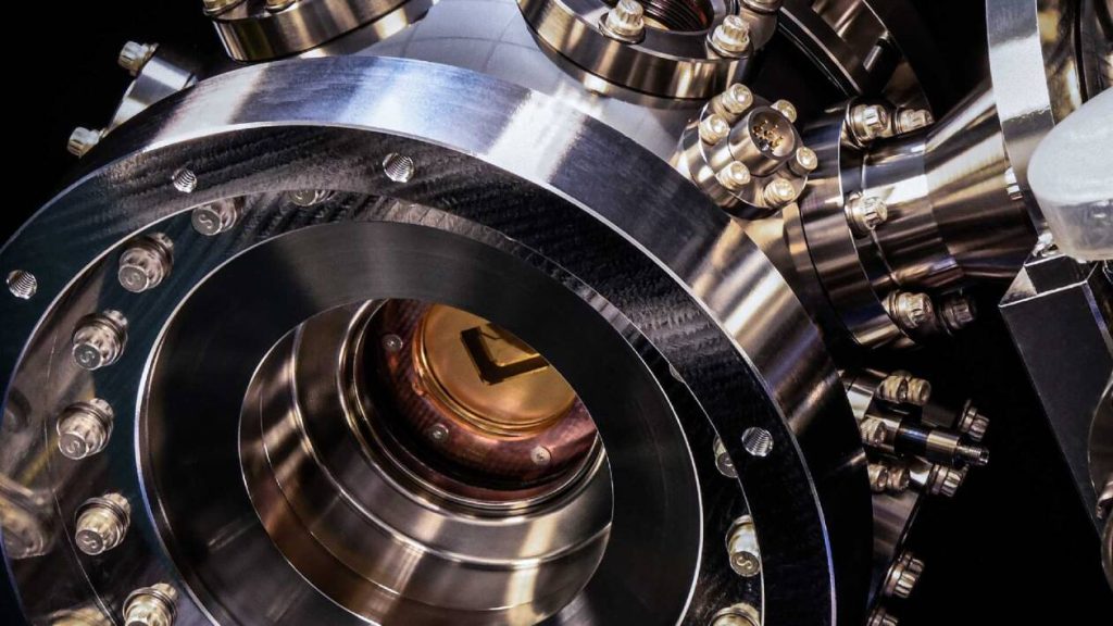 Svolta nella correzione degli errori nei computer quantistici 1 I ricercatori hanno sviluppato un metodo innovativo per identificare gli errori nei computer quantistici, migliorandone notevolmente l’efficienza