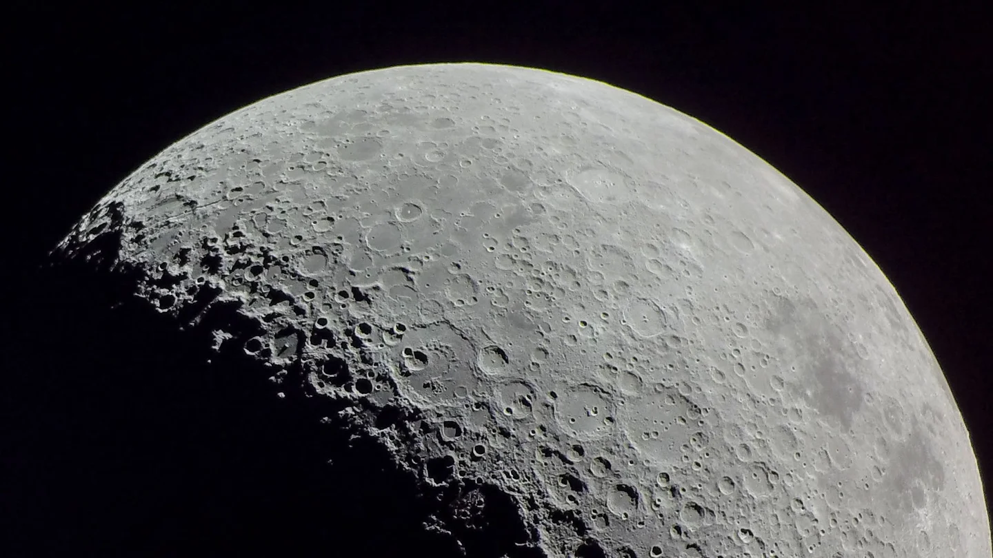 La luna si sta restringendo, Slim, SCALPSS, Mengzhou, Viper