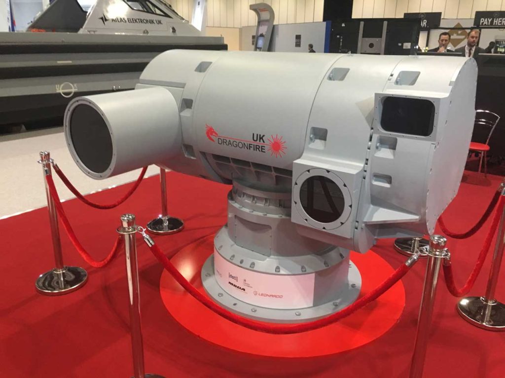DragonFire, la nuova arma laser anti-droni 1 Il Regno Unito testa con successo la potenza della sua arma laser Dragonfire