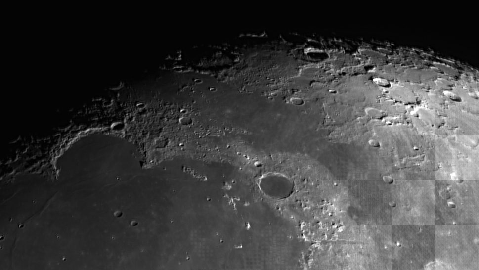 Mattoni di polvere lunare, Mengzhou, silenzio radio