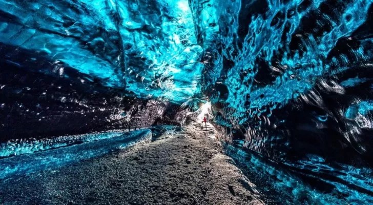 Quanta acqua c'è nella crosta terrestre? 2 Sotto la crosta terrestre c'è un "immenso" oceano che contiene più acqua di tutta quella che c'è in superficie