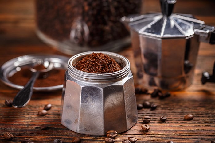 Fondi di caffè per produrre un cemento più resistente 2 fondi di caffè