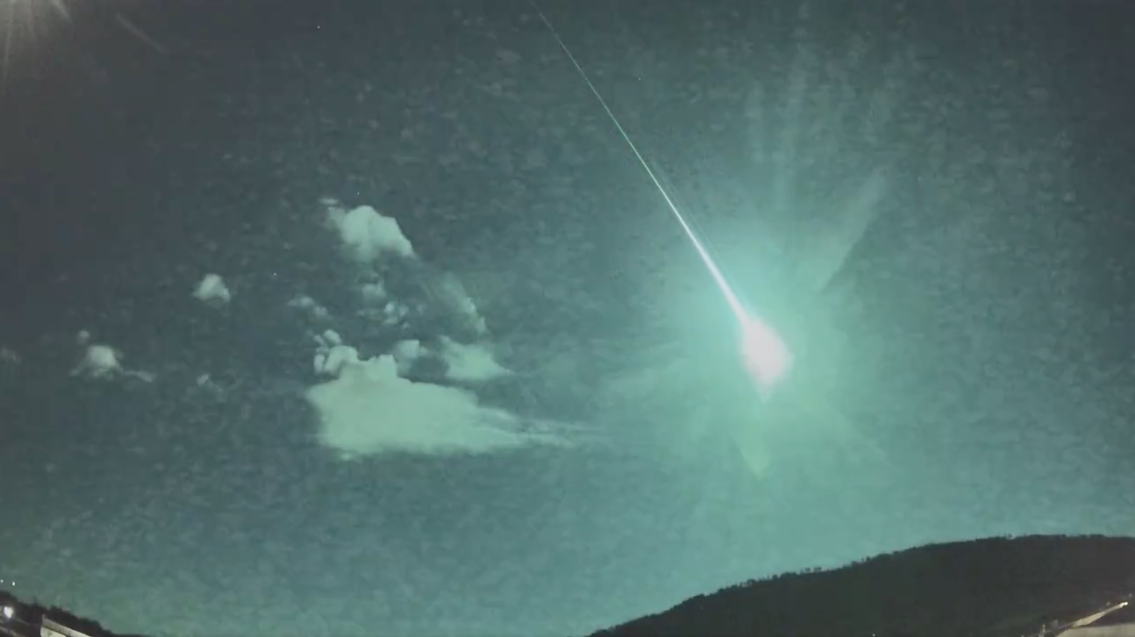 Cometa verde e blu