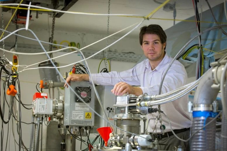 Molecole come circuiti per computer quantistici, nuova scoperta 2 Andreas Hauser dell'Istituto di fisica sperimentale della TU Graz. Credito: Lunghammer – TU Graz