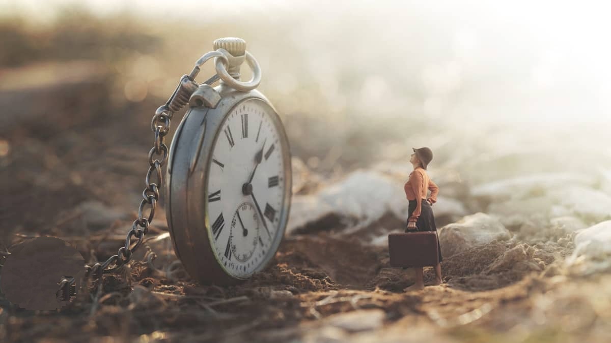 Viaggiare nel tempo è consentito dalla fisica di Einstein 1 Viaggiare nel tempo
