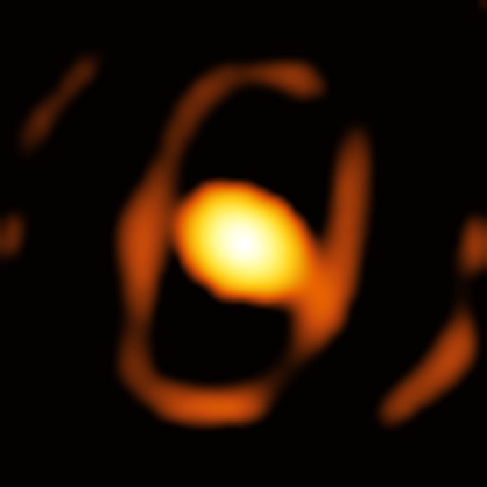 Gli astronomi scattano la prima foto ravvicinata di una stella al di fuori della nostra galassia