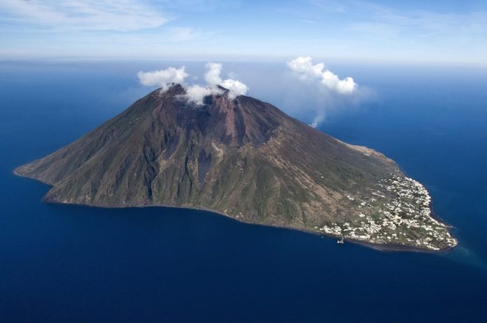 Vulcani dormienti: un nuovo studio rivela grandi corpi di magma nascosti