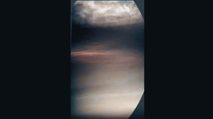 Nuvole iridescenti su Marte: uno spettacolo mozzafiato catturato da Curiosity - video