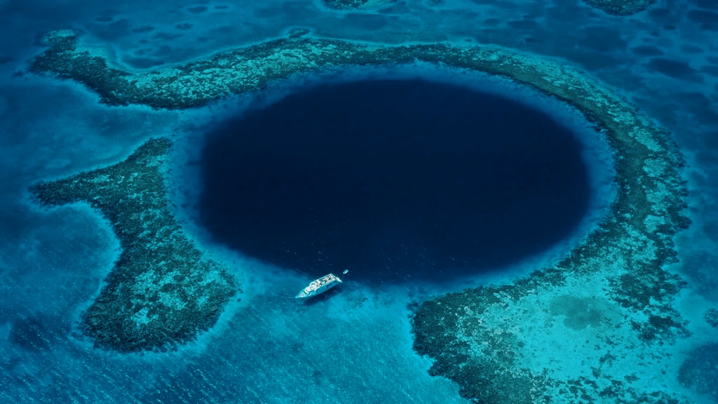 Great Blue Hole: il suo nucleo di sedimenti preannuncia un XXI secolo turbolento 1 Great Blue Hole: il suo nucleo di sedimenti preannuncia un XXI secolo turbolento
