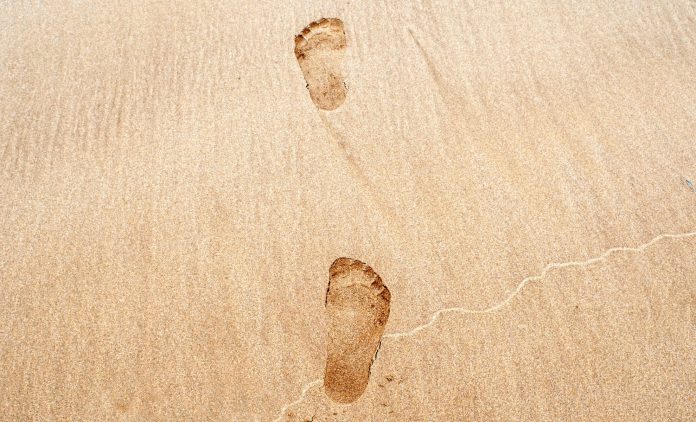 Impronte umane di 115.000 anni in Arabia Saudita rivelano migrazioni preistoriche