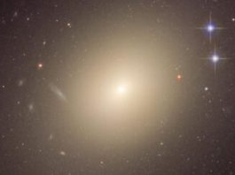 Big Bang: rivista l'origine del bagliore cosmico