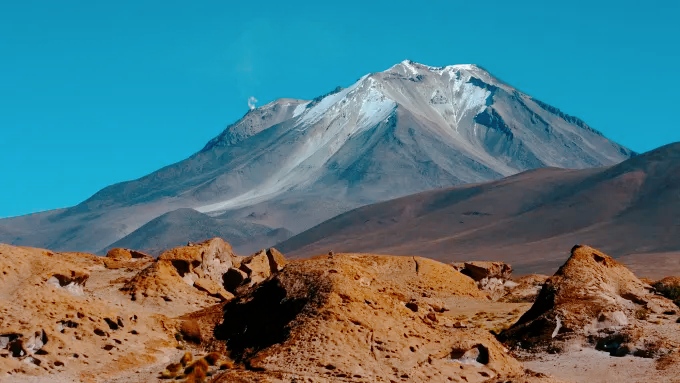Uturuncu: oltre 250.000 anni di silenzio, ma il vulcano "parla" ancora 1 Uturuncu: oltre 250.000 anni di silenzio, ma il vulcano "parla" ancora