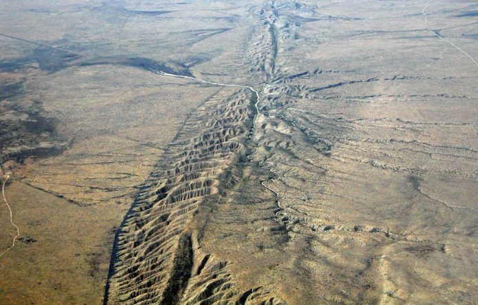 Curvatura di una faglia: ecco il video inedito che riscrive la sismologia