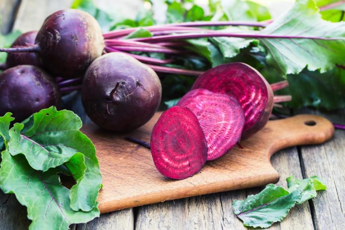 La barbabietola: ortaggio rosso ricco di proprietà benefiche