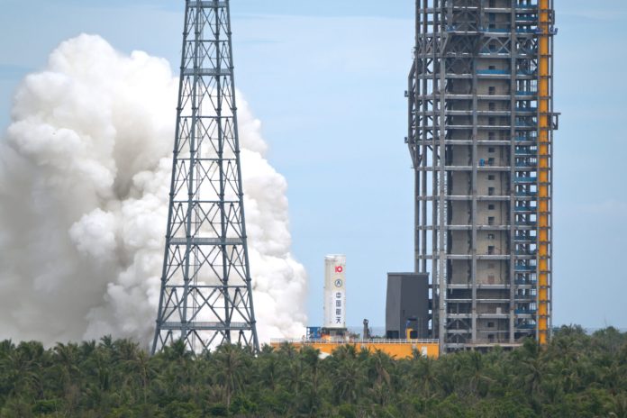 Luna: La Cina a un passo dal sorpasso spaziale sugli USA