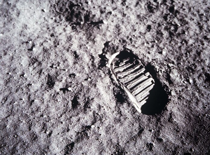 Luna: confermato il ritorno entro il mandato Trump