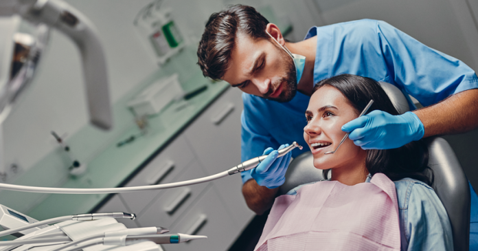 Dentista a Pesaro: come scegliere uno studio che unisce esperienza, team e attenzione al paziente